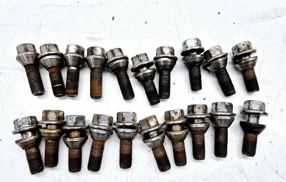 Volvo XC70 Nuts/bolts 