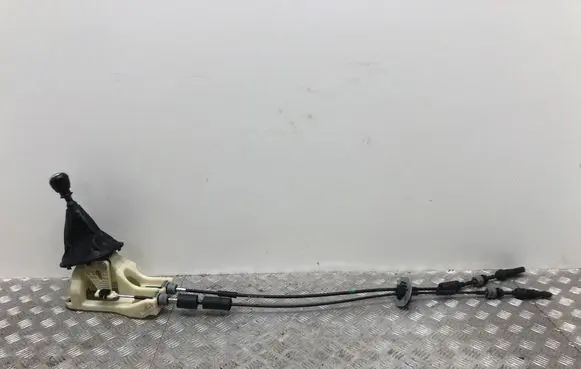 Hyundai ix35 Gear shifter/selector 437002Y700 437002Y7009P 437942Y450