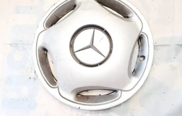 Mercedes-Benz E W210 R15 wheel hub/cap/trim a2104010124
