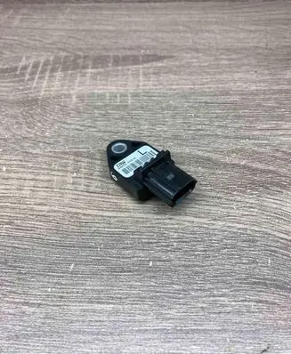 Toyota Avensis T250 Airbag deployment crash/impact sensor 8983405010