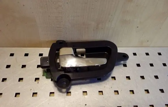 Mitsubishi Outlander Front door interior handle