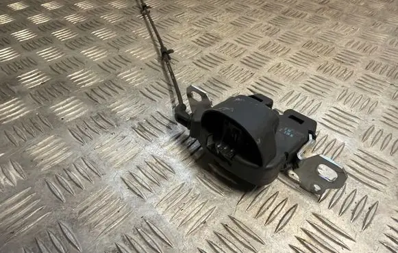 Loading door lock