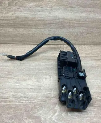 Mercedes-Benz E W211 Fuse module 2115452301 013948421A