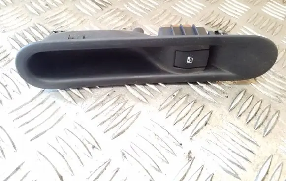 Renault Espace - Grand espace IV Electric window control switch 31144M