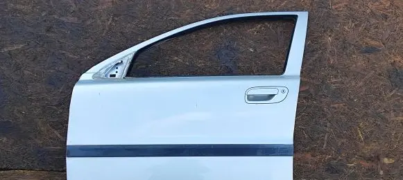 Volvo V70 Front door