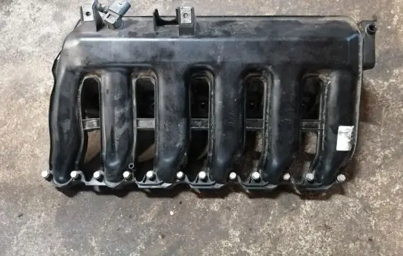 BMW 5 E60 E61 Intake manifold 7790701