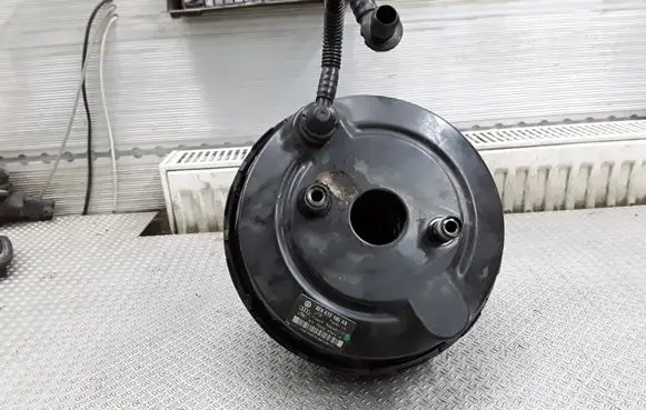 Audi A4 S4 B7 8E 8H Brake booster 8E0612105AB
