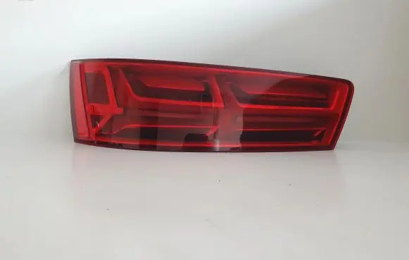 Audi Q7 4M Rear/tail lights 4M0945093C