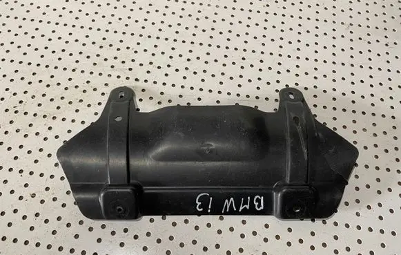BMW i3 Intercooler air guide/duct channel 51747305658
