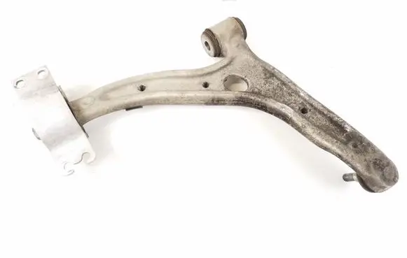 Infiniti Q30 Front lower control arm/wishbone 545015DA0A