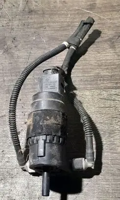 Audi A4 S4 B6 8E 8H Windscreen/windshield washer pump 8K9955647
