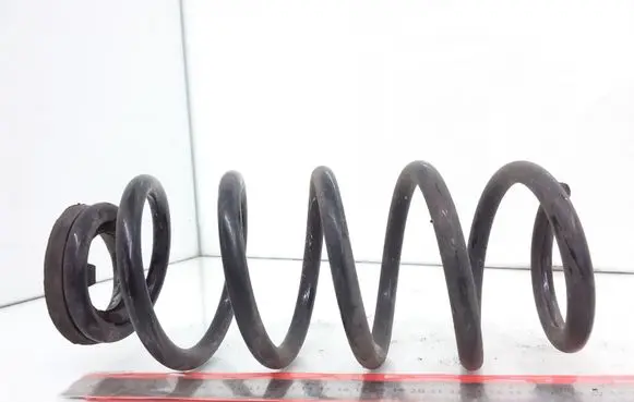 Toyota Auris E180 Rear coil spring