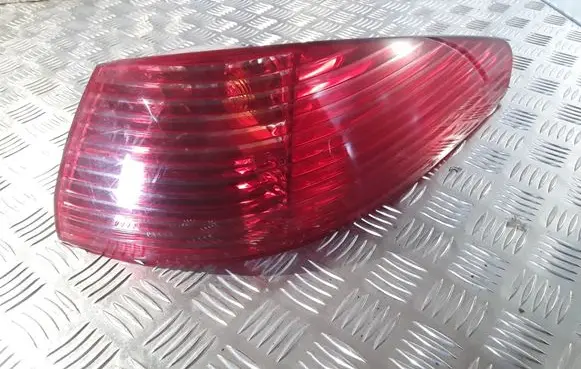 Peugeot 607 Rear/tail lights