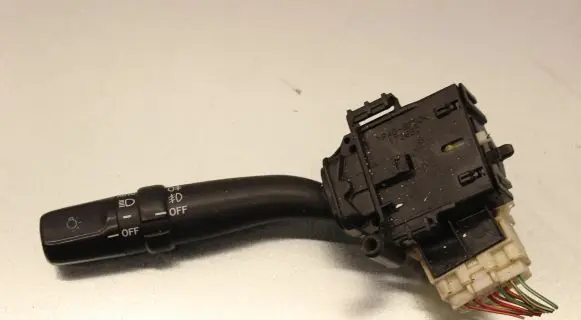 Toyota Avensis T250 Light switch