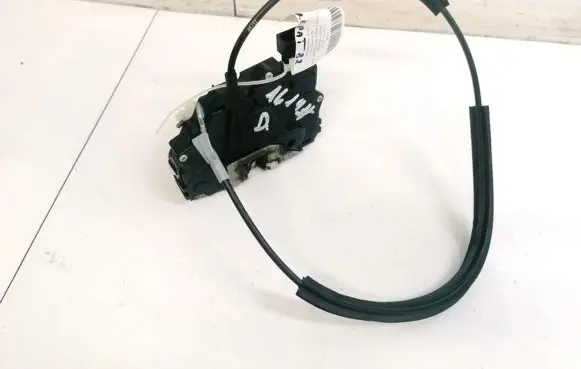 Opel Corsa D Front door lock 13258274 511697042