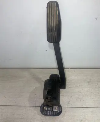 Volvo XC70 Accelerator throttle pedal 9496822 00776922