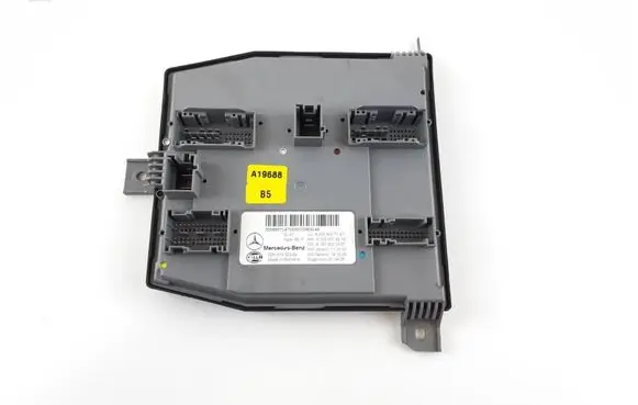 Mercedes-Benz C W205 SAM control unit A2059007147 A2059019519 A1679021907