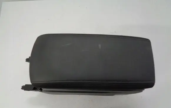 DS Automobiles 3 Crossback Armrest