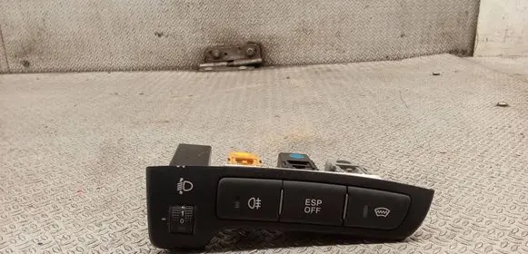 KIA Carens II Headlight level height control switch 