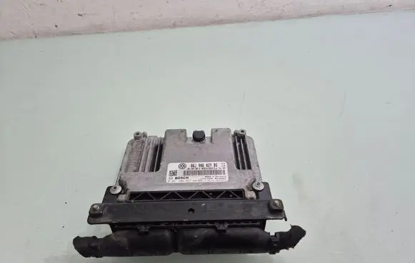 Volkswagen Tiguan Engine control unit/module 06J906027BG 0261S06957