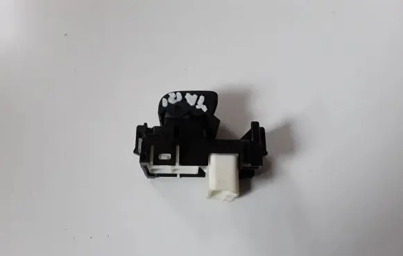 Toyota Yaris Electric window control switch 19282911