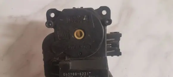 Toyota Avensis T220 Air flap motor/actuator 0637006231