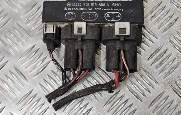 Volkswagen Sharan Coolant fan relay 701919506A 898726000