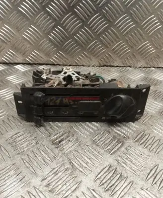 Mazda 121 Climate control unit