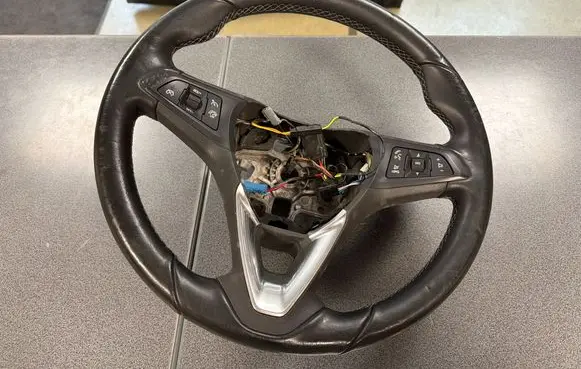 Opel Corsa E Steering wheel 39035999 34152131F 453798480