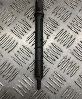 Audi A6 S6 C5 4B Fuel injector 059130201B
