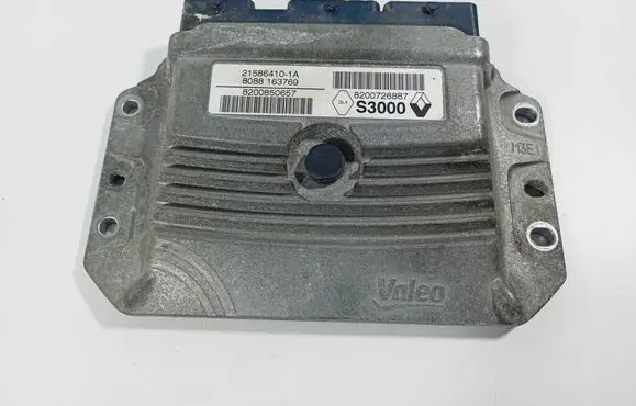 Renault Laguna III Engine control unit/module 215864101A 8200850657 8200726887