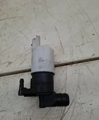 Peugeot 407 Windscreen/windshield washer pump 62936333