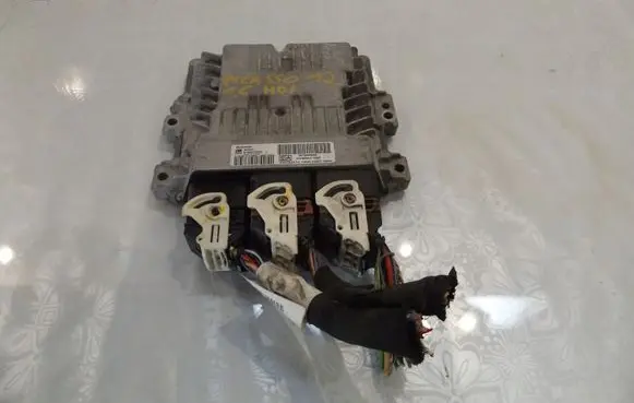 Citroen C3 Picasso Engine control unit/module 9678686080