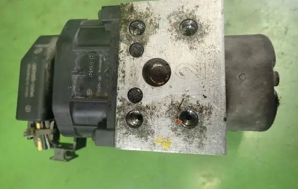 Nissan Almera Tino ABS Pump