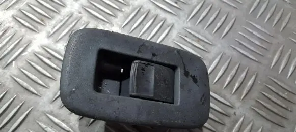 Toyota Auris 150 Electric window control switch