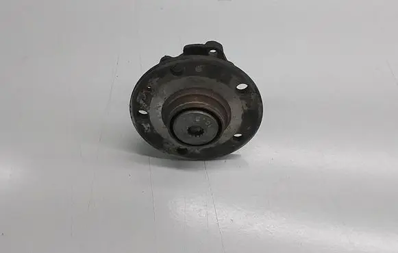 Volkswagen Golf VII Rear wheel hub 8V0598611A