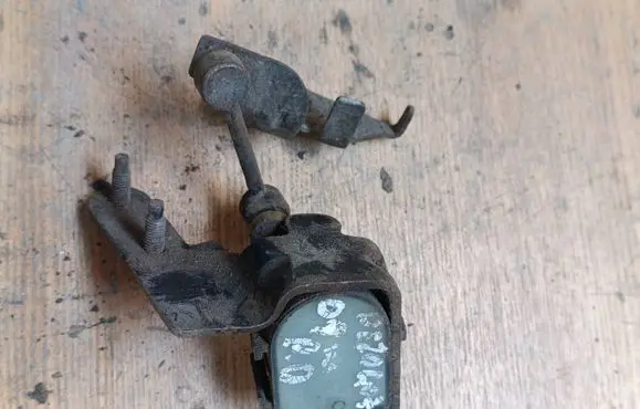 Headlight/headlamp level sensor