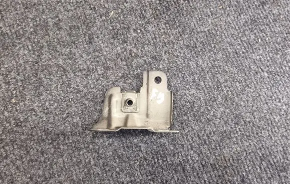 BMW 6 F12 F13 Fender mounting bracket 7230579