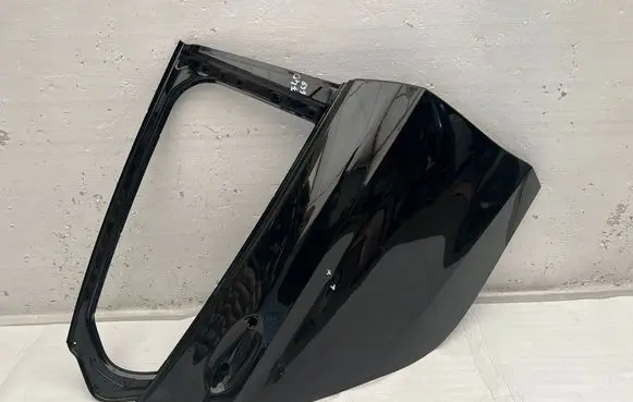 BMW 1 F40 Rear door 668