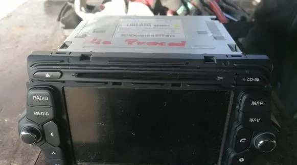 KIA Pro Cee'd II Radio/CD/DVD/GPS head unit ZG95DJ