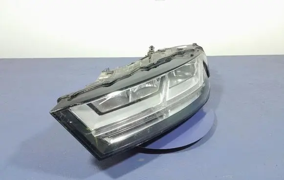 Audi Q7 4L Headlight/headlamp 4M0941033