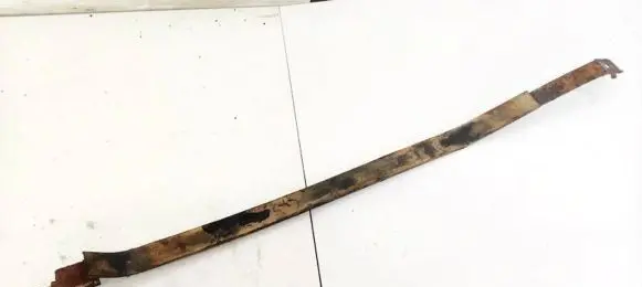 Fuel tank mounting bracket