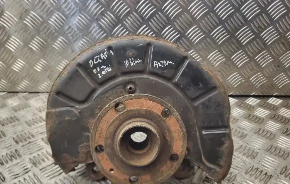 Front wheel hub