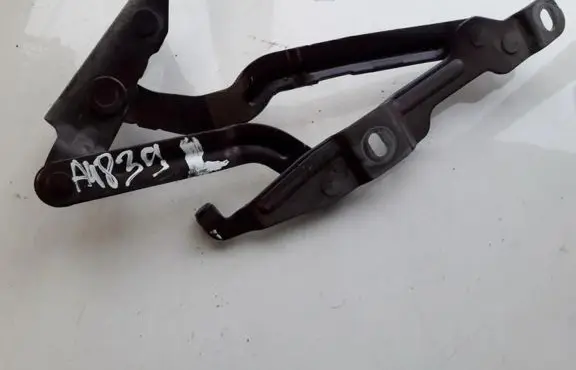 Audi A4 S4 B5 8D Tailgate/trunk/boot hinge 8d5827301a