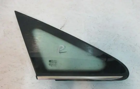 Opel Zafira B Front door vent window glass four-door 