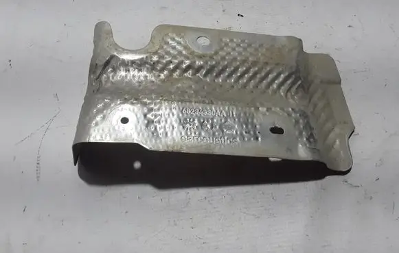 Chrysler Pacifica Exhaust heat shield 68234330AA