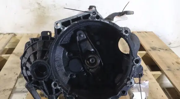 Volkswagen PASSAT B6 Manual 5 speed gearbox HNV