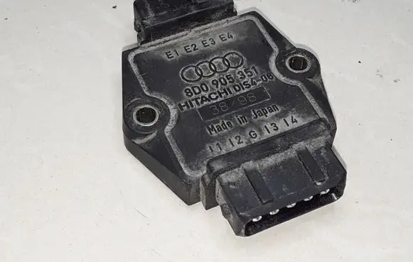 Audi A4 S4 B5 8D Ignition amplifier control unit 8D0905351