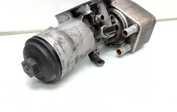 Skoda Superb B6 (3T) Oil filter mounting bracket 045115389K 038117061B 038117021C