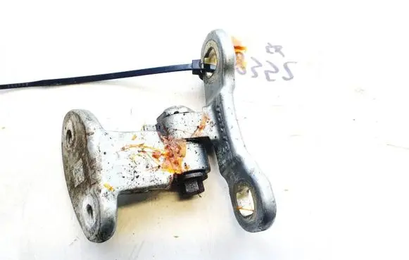 Volvo S40 Front door upper hinge